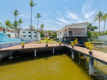 Casa en el lago de Tequesquitengo