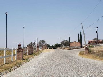 Venta de Terreno en Haras del Bosque 1,070m2 ZONA Acres