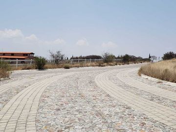 Venta de Terreno en Haras del Bosque 1,070m2 ZONA Acres