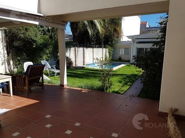 CASA EN VENTA EN TRONADOR 2700 COGHLAN