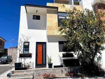 Venta de casa en Cumbres del Lago,Juriquilla