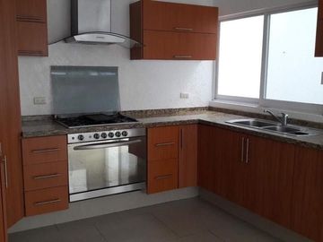 VENTA DE CASA EN CUMBRES DEL LAGO, JURIQUILLA