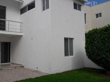 VENTA DE CASA EN CUMBRES DEL LAGO, JURIQUILLA
