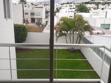 VENTA DE CASA EN CUMBRES DEL LAGO, JURIQUILLA