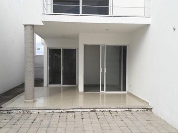 VENTA DE CASA EN CUMBRES DEL LAGO, JURIQUILLA