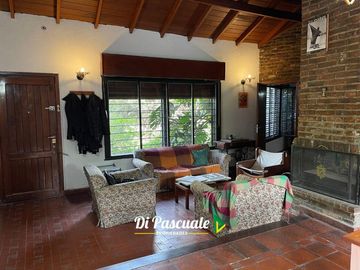 Venta Casa Quinta con Parque y Pileta - Moreno