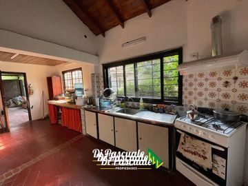Venta Casa Quinta con Parque y Pileta - Moreno