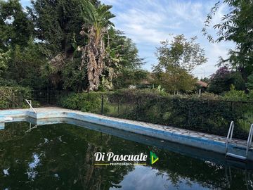 Venta Casa Quinta con Parque y Pileta - Moreno