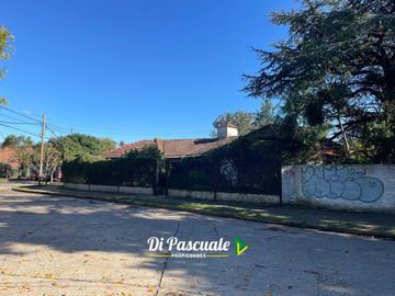 Venta Casa Quinta con Parque y Pileta - Moreno