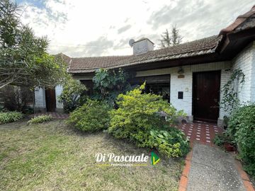 Venta Casa Quinta con Parque y Pileta - Moreno