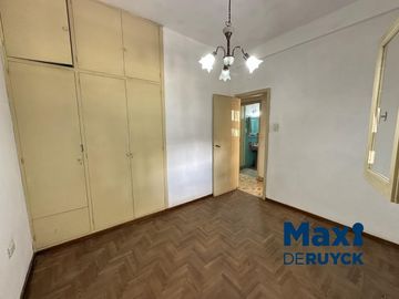Chalet de 4 ambientes con 2 baños, apta crédito