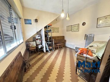 Chalet de 4 ambientes con 2 baños, apta crédito
