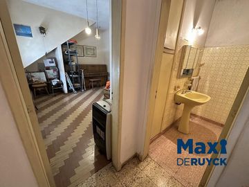Chalet de 4 ambientes con 2 baños, apta crédito