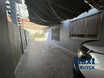 Chalet de 4 ambientes con 2 baños, apta crédito