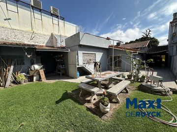 Chalet de 4 ambientes con 2 baños, apta crédito