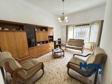 Chalet de 4 ambientes con 2 baños, apta crédito