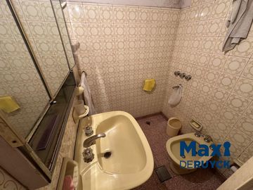 Chalet de 4 ambientes con 2 baños, apta crédito