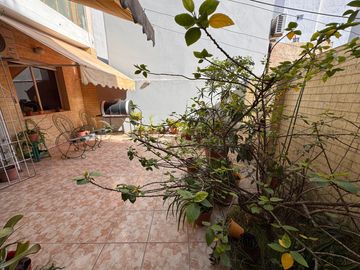 PH TIPO CASA EN VENTA – LUZ, ESTILO Y ESPACIOS EXTERIORES