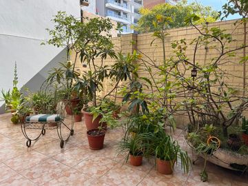 PH TIPO CASA EN VENTA – LUZ, ESTILO Y ESPACIOS EXTERIORES