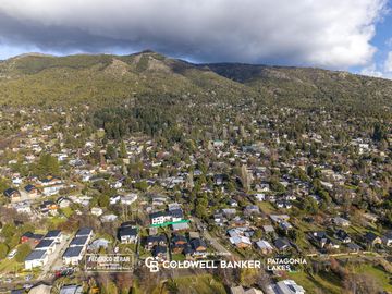 Venta Casa en Bariloche km5 Bustillo a 2 cuadras del Lago Nahuel Huapi