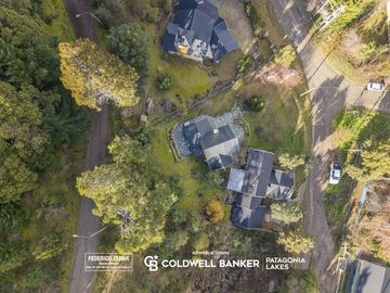 Venta Casa en Bariloche km5 Bustillo a 2 cuadras del Lago Nahuel Huapi