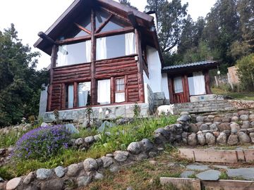 Venta Casa en Bariloche km5 Bustillo a 2 cuadras del Lago Nahuel Huapi