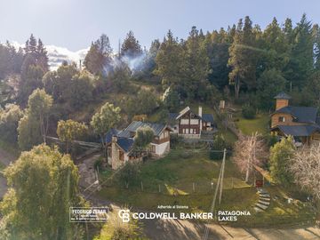 Venta Casa en Bariloche km5 Bustillo a 2 cuadras del Lago Nahuel Huapi