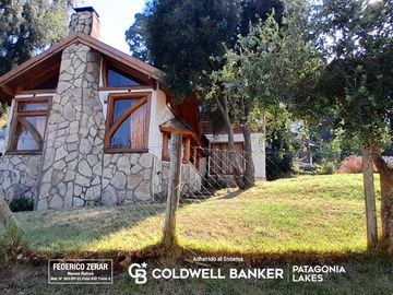Venta Casa en Bariloche km5 Bustillo a 2 cuadras del Lago Nahuel Huapi