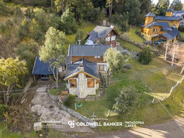 Venta Casa en Bariloche km5 Bustillo a 2 cuadras del Lago Nahuel Huapi
