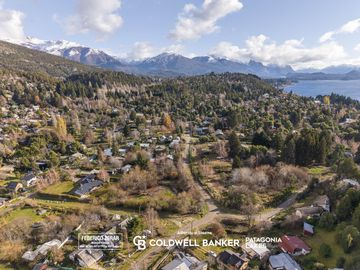 Venta Casa en Bariloche km5 Bustillo a 2 cuadras del Lago Nahuel Huapi