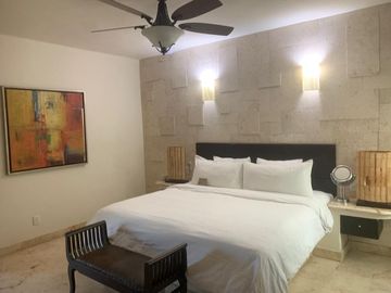 Penthouse de dos recámaras junto al mar en El Taj Playa del Carmen