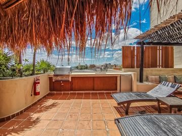 Penthouse de dos recámaras junto al mar en El Taj Playa del Carmen