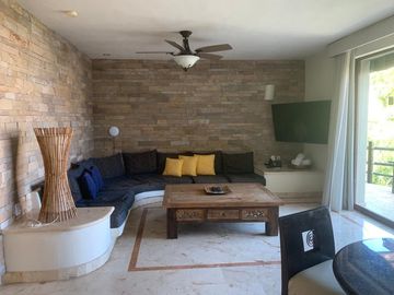 Penthouse de dos recámaras junto al mar en El Taj Playa del Carmen
