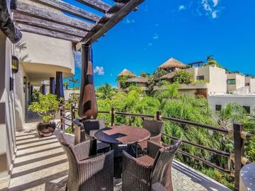 Penthouse de dos recámaras junto al mar en El Taj Playa del Carmen