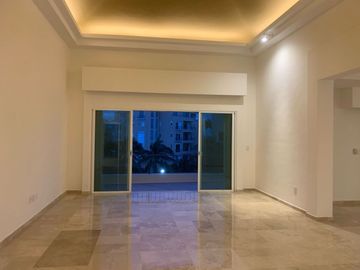 Experience luxury in our penthouse in Isla Dorada, Cancun.