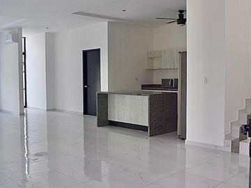 Casa de 3 Recámaras en Residencial Aqua Huayacán Cancun
