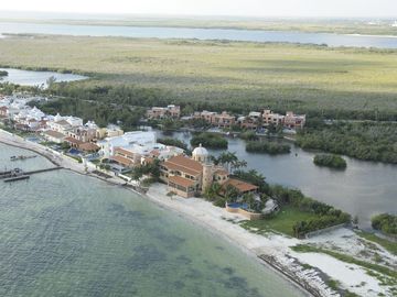 Casa de lujo junto al Mar Caribe en Las Quintas II-Puerto Cancún