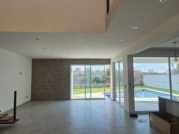Casa en Venta en Lomas de Cocoyoc, Atlatlaucan, Morelos a estrenar