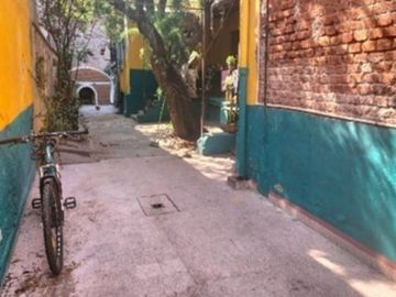 SE VENDE CASA PARA INVERSIÓN A UNA CUADRA DE LA BASÍLICA DE GUADALUPE