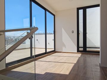Hermosa Casa en Villa airosa