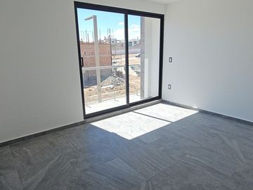 Hermosa Casa en Villa airosa