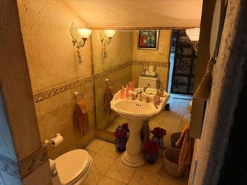 CASA EN VENTA EN JARDINES DE LA MONTAÑA