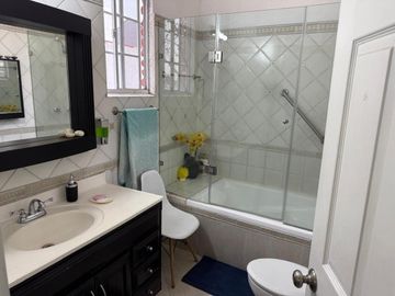 CASA EN VENTA EN JARDINES DE LA MONTAÑA