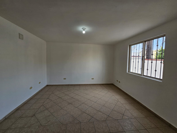 Casa en Venta En Puerta de Hierro!!!