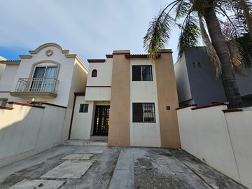 Casa en Venta En Puerta de Hierro!!!