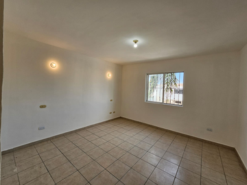 Casa en Venta En Puerta de Hierro!!!