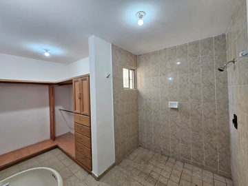 Casa en Venta En Puerta de Hierro!!!