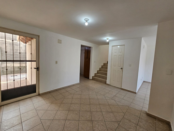 Casa en Venta En Puerta de Hierro!!!