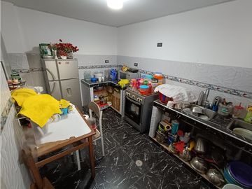 VILLA MARÍA DEL TRIUNFO - VENTA CASA CON COCHERA - ÁREA 128 m2