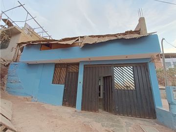 VILLA MARÍA DEL TRIUNFO - VENTA CASA CON COCHERA - ÁREA 128 m2